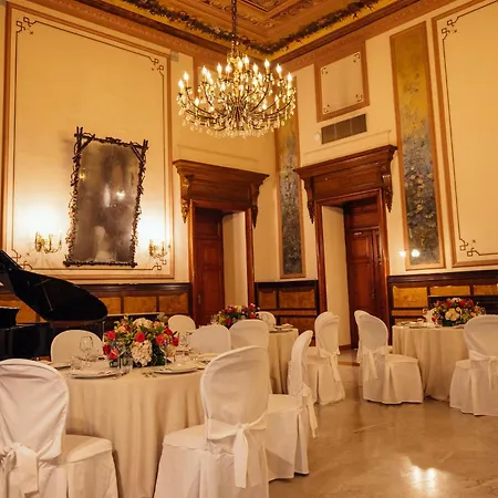 Grand Hotel