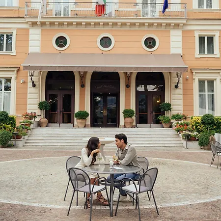 Hotel Grand