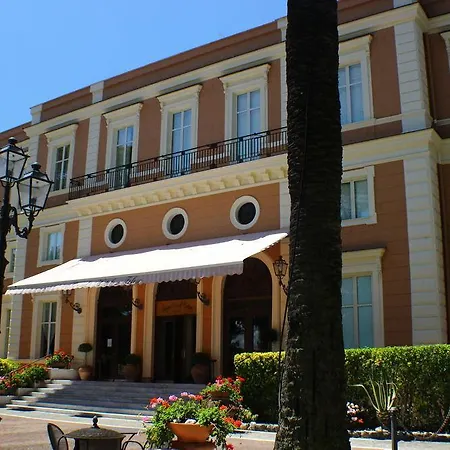 Grand Ξενοδοχείο 4*